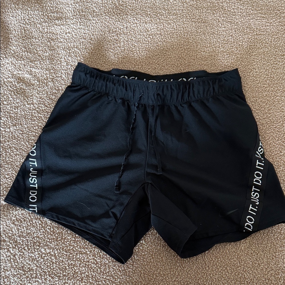 Nike Black Athletic Shorts - Picture 1 of 3